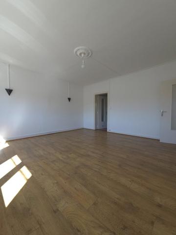 Ensemble immobilier de 128 m² avec jardin