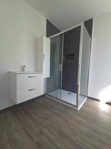 Ensemble immobilier de 128 m² avec jardin