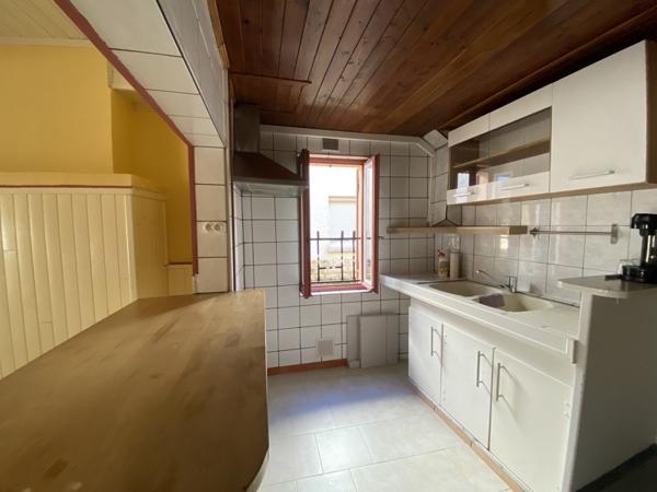 Maison à vendre 86 336 € Sainte-Bazeille 4 p 88 m² DPE D