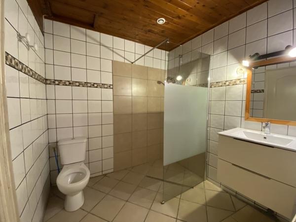 Maison à vendre 86 336 € Sainte-Bazeille 4 p 88 m² DPE D