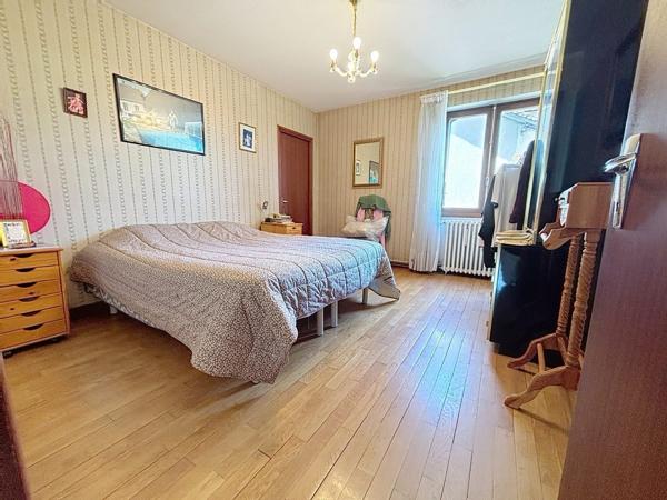 Maison 7 chambres, terrain, Garage