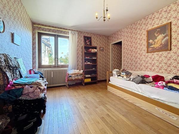 Maison 7 chambres, terrain, Garage