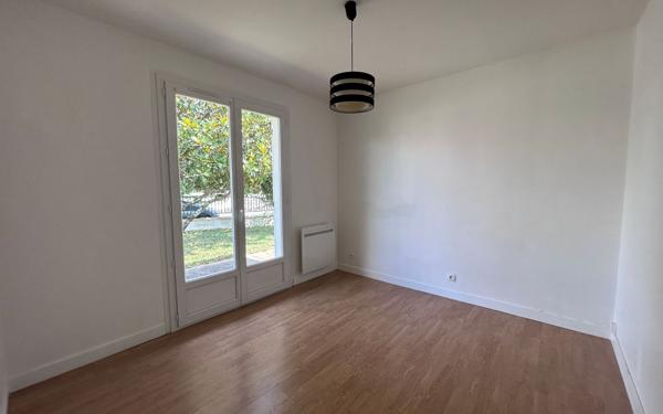 Maison à louer    4 pièces •  Avaray