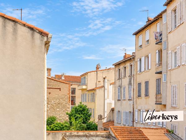 MARSEILLE 5E – GRAND STUDIO 35 M² AVEC ESPACE NUIT