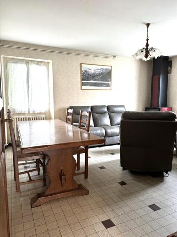 Maison 60's spacieuse avec grand garage et jardin