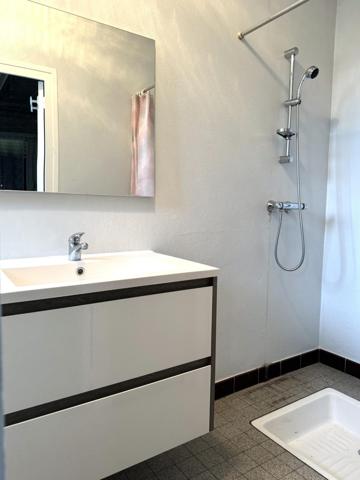 Maison 60's spacieuse avec grand garage et jardin