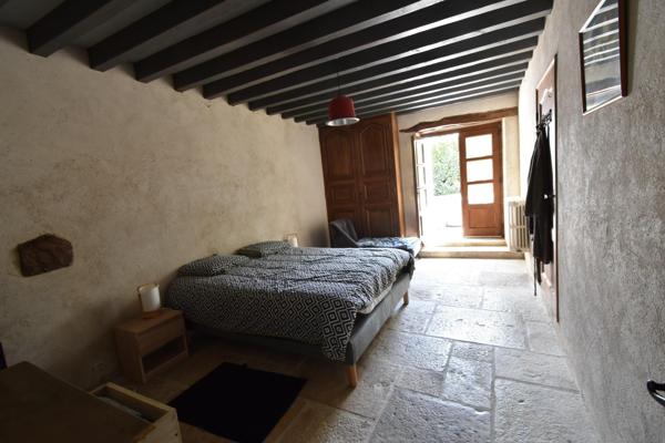 Situé sur la commune de Bligny les beaune, cette maison de caractère avec un cachet exceptionnel vous séduira.