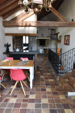 Situé sur la commune de Bligny les beaune, cette maison de caractère avec un cachet exceptionnel vous séduira.