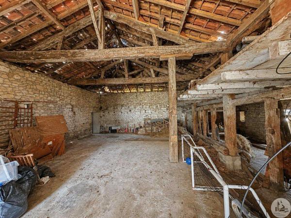 Maison avec dépendances et piscine