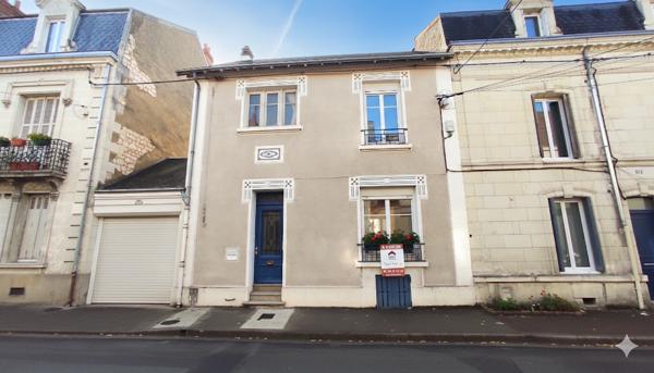 MAISON CENTRE VILLE  AVEC JARDIN ET GARAGE