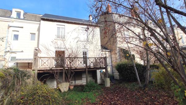 MAISON CENTRE VILLE  AVEC JARDIN ET GARAGE