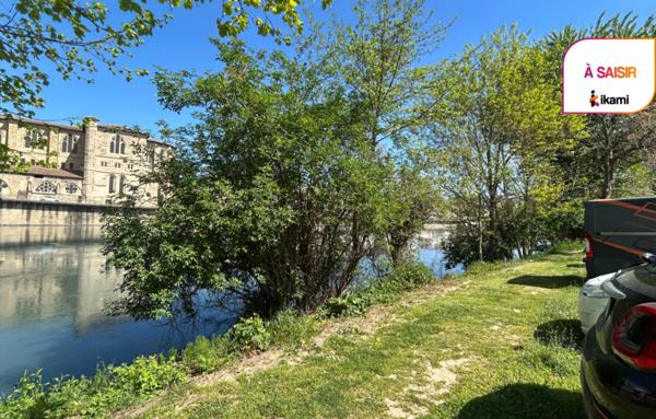 Idéalement situé local 581 m2 Bourg de Péage