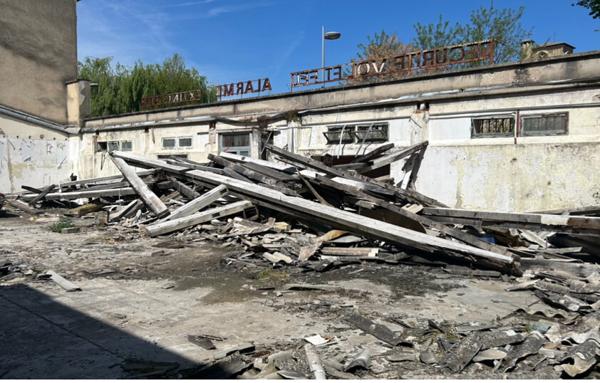 Idéalement situé local 581 m2 Bourg de Péage