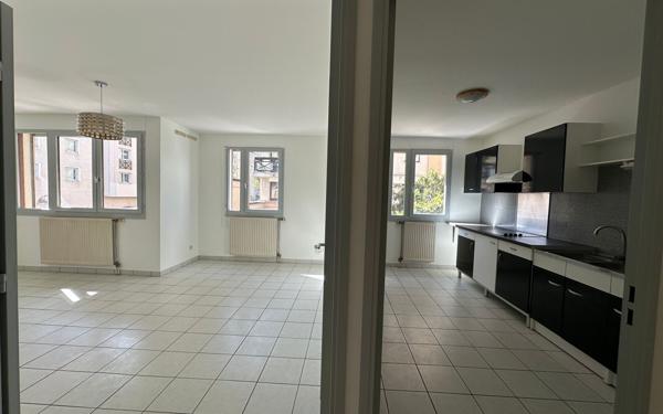 Appartement à vendre    3 pièces • 73,82 m2 Chambéry