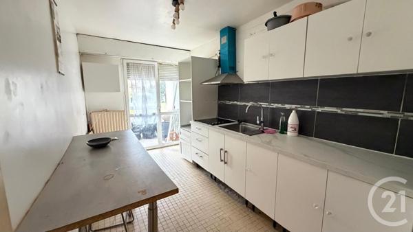 Appartement F4 à vendre  4 pièces - 77,87 m2 EVRY - 91