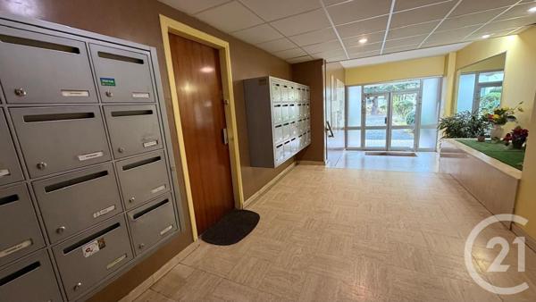 Appartement F4 à vendre  4 pièces - 77,87 m2 EVRY - 91