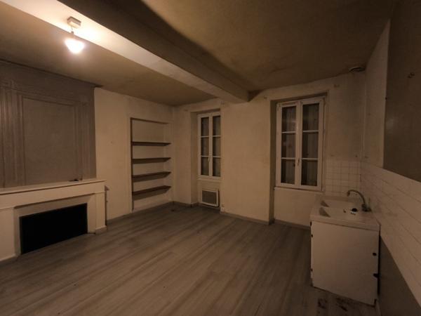 Immeuble à vendre |  Montguyon |  256 m²