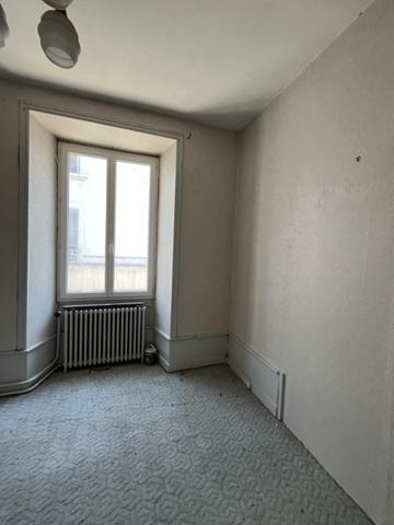 Maison à vendre 56 992 € Souillac 6 p 150 m² DPE