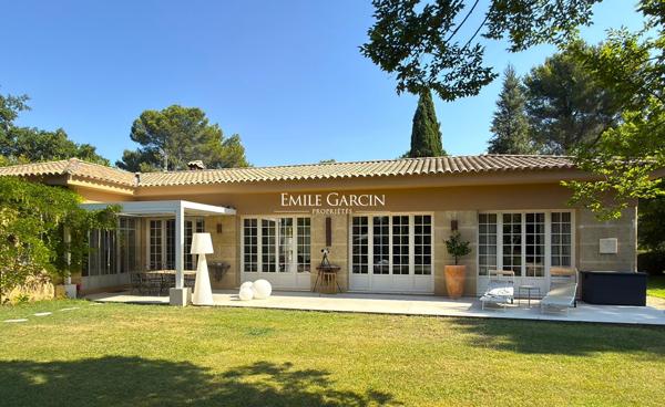 A vendre - Propriété de caractère - A Aix-en-Provence