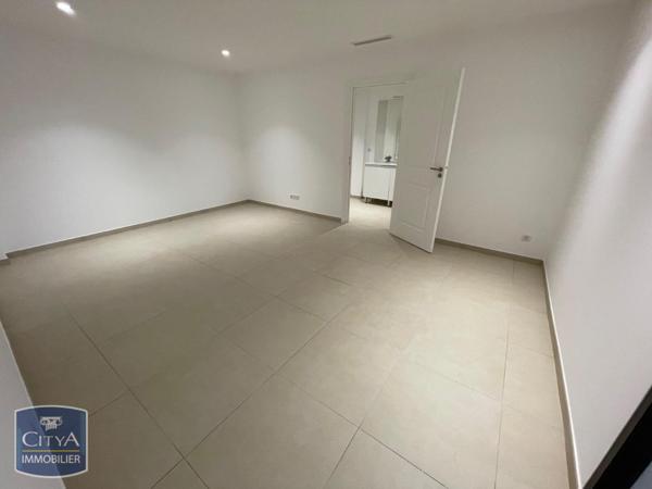 Appartement à louer 4 pièces 204.19m²