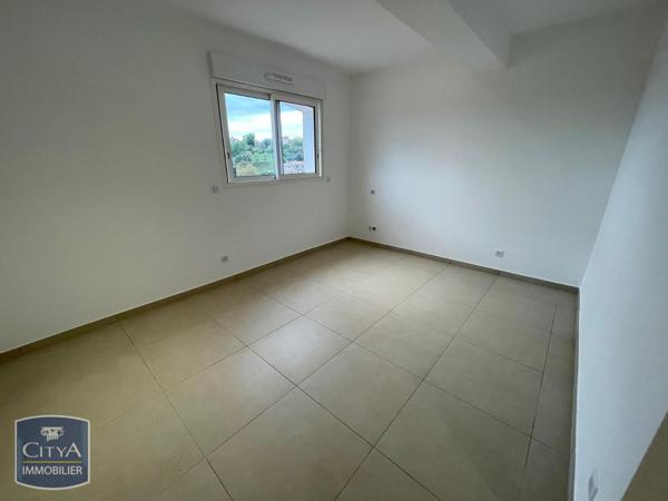Appartement à louer 4 pièces 204.19m²