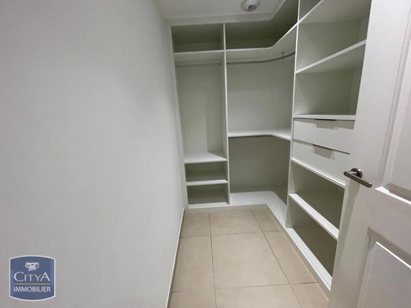 Appartement à louer 4 pièces 204.19m²