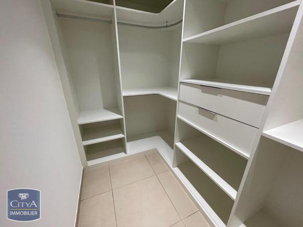 Appartement à louer 4 pièces 204.19m²