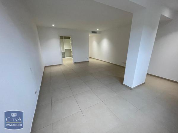 Appartement à louer 4 pièces 204.19m²