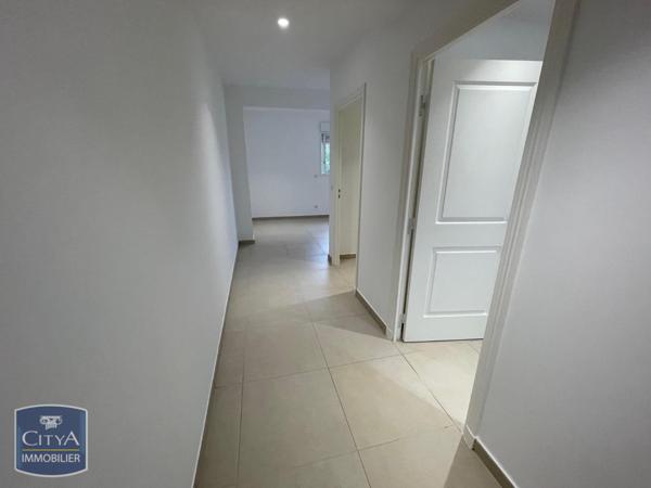 Appartement à louer 4 pièces 204.19m²