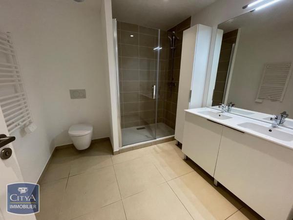 Appartement à louer 4 pièces 204.19m²