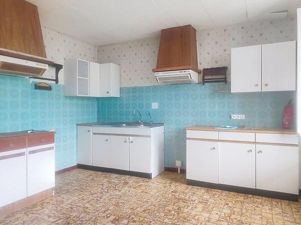 A vendre : Maison sur sous sol avec jardin  - a Flacé (71000)