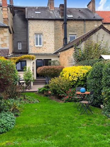 Maison de ville avec jardin et garage
