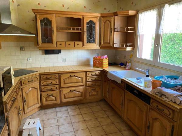 RÂNES, proche commerces, maison de plain pied 3 chambres terrain 925m²