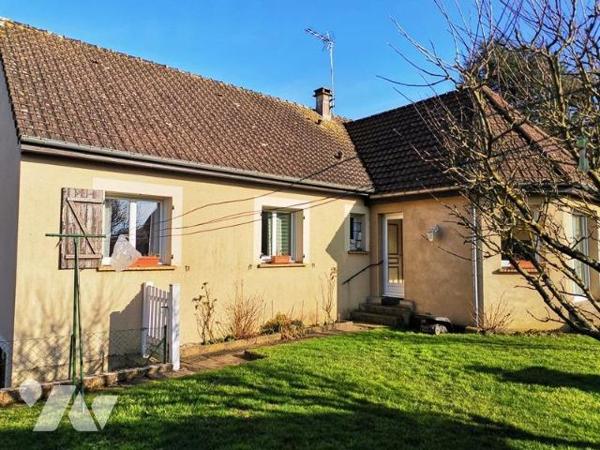 RÂNES, proche commerces, maison de plain pied 3 chambres terrain 925m²