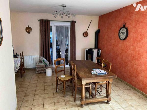 RÂNES, proche commerces, maison de plain pied 3 chambres terrain 925m²