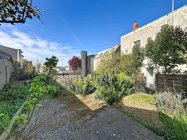 BIEN RARE T3 MEUBLE - RUE D'ANTIOCHE PROLONGEE A ANGERS