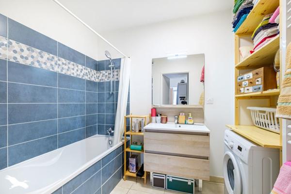 Appartement à vendre 260 000 € Bron 3 p 62,5 m² DPE B