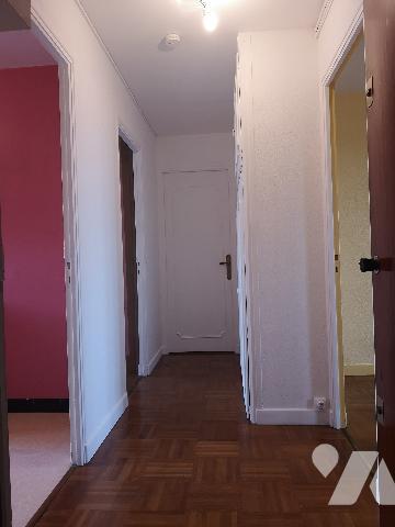 St-Dizier,  proche centre-ville appartement F4 habitable sans travaux