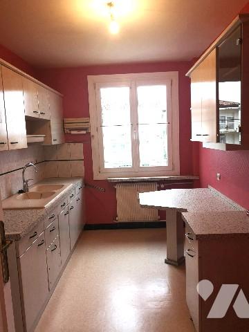 St-Dizier,  proche centre-ville appartement F4 habitable sans travaux