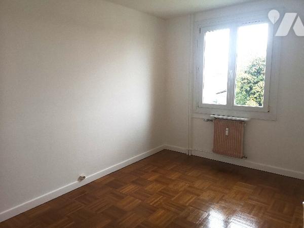 St-Dizier,  proche centre-ville appartement F4 habitable sans travaux