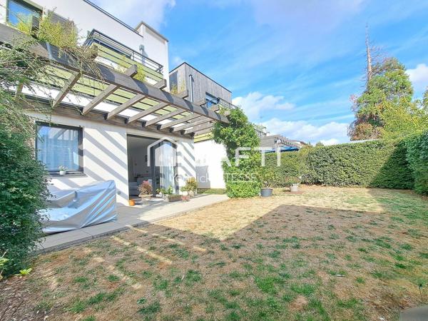 Le confort d'un appartement moderne et le plaisir d'une terrasse sur jardin !
