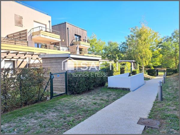 Le confort d'un appartement moderne et le plaisir d'une terrasse sur jardin !
