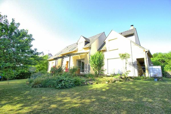 AVRILLE MAISON D'ARCHITECTE AVEC VUE SUR VALLEE