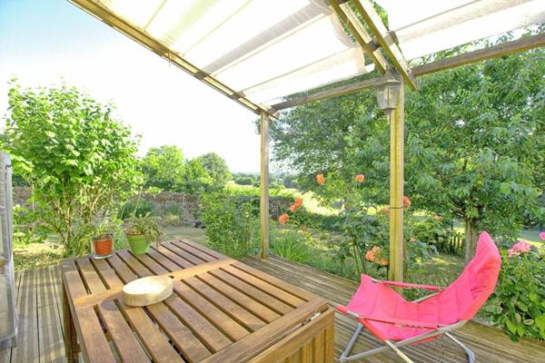 AVRILLE MAISON D'ARCHITECTE AVEC VUE SUR VALLEE