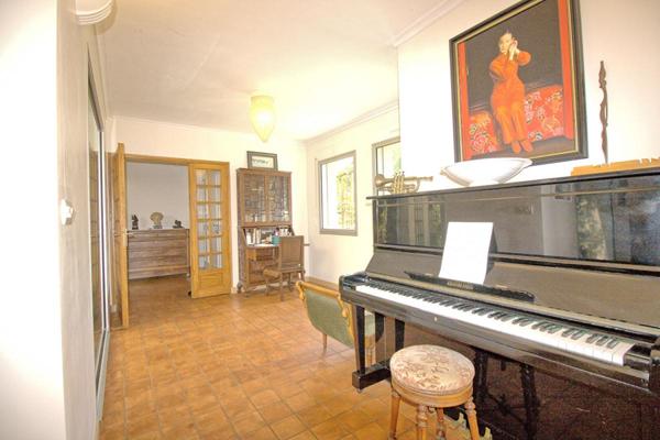 AVRILLE MAISON D'ARCHITECTE AVEC VUE SUR VALLEE