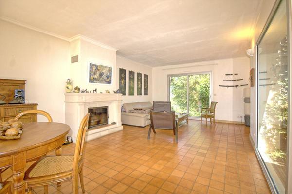 AVRILLE MAISON D'ARCHITECTE AVEC VUE SUR VALLEE