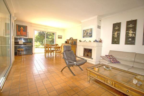 AVRILLE MAISON D'ARCHITECTE AVEC VUE SUR VALLEE