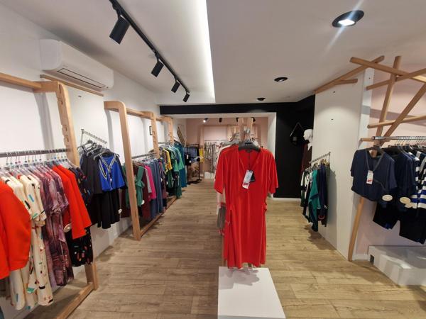 Fond de commerce en centre ville avec 4 Split clim réversible