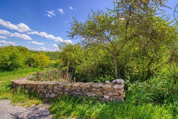 Corps de ferme dans havre de nature, hors du temps