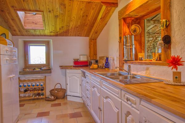 Corps de ferme dans havre de nature, hors du temps